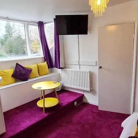 Holly Гостевой дом 4*