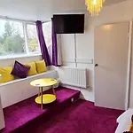 Holly Gæstehus 2*